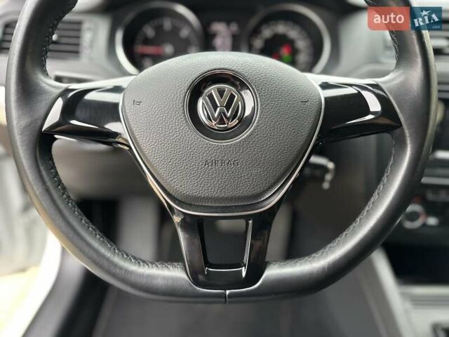 Белый Фольксваген Джетта, объемом двигателя 1.6 л и пробегом 52 тыс. км за 14800 $, фото 38 на Automoto.ua