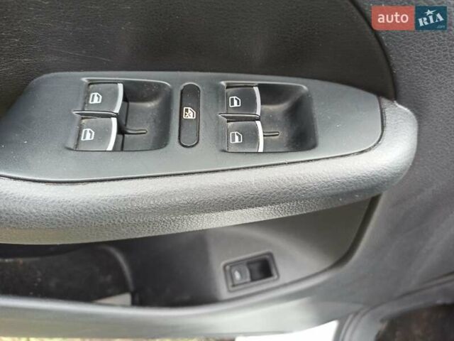 Белый Фольксваген Джетта, объемом двигателя 1.6 л и пробегом 226 тыс. км за 12500 $, фото 23 на Automoto.ua