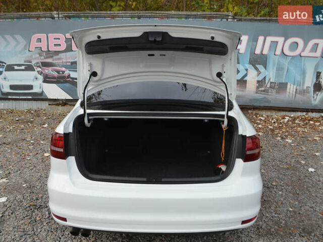 Фольксваген Джетта 2016 в Киеве на Automoto.ua Белый Фольксваген Джетта, объемом двигателя 1.39 л и пробегом 118 тыс. км за 11200 $, фото 8 на Automoto.ua