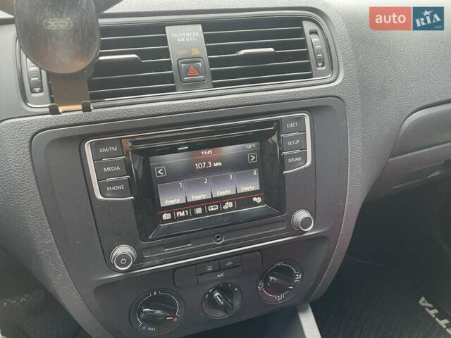 Белый Фольксваген Джетта, объемом двигателя 1.4 л и пробегом 159 тыс. км за 9100 $, фото 21 на Automoto.ua