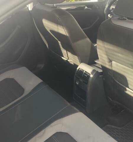 Фольксваген Джетта 2016 в Сваляве на Automoto.ua Белый Фольксваген Джетта, объемом двигателя 1.6 л и пробегом 219 тыс. км за 11300 $, фото 58 на Automoto.ua