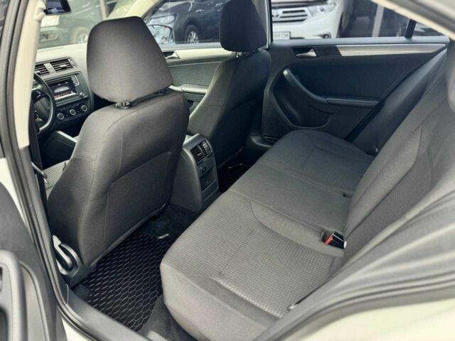 Белый Фольксваген Джетта, объемом двигателя 1.6 л и пробегом 76 тыс. км за 11800 $, фото 13 на Automoto.ua