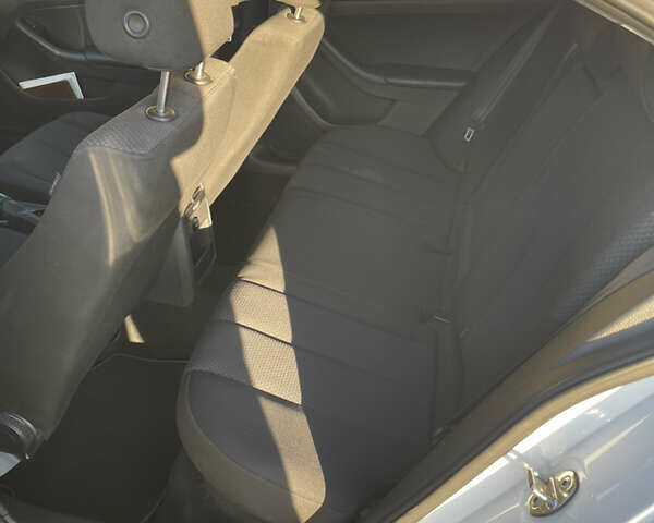 Белый Фольксваген Джетта, объемом двигателя 1.6 л и пробегом 280 тыс. км за 11200 $, фото 15 на Automoto.ua