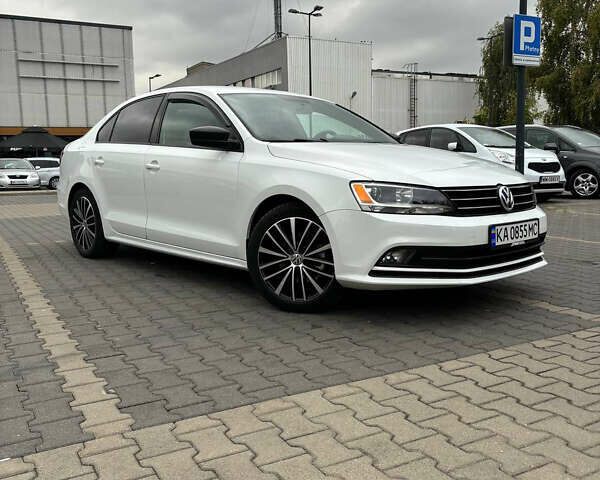 Белый Фольксваген Джетта, объемом двигателя 1.8 л и пробегом 118 тыс. км за 13500 $, фото 2 на Automoto.ua