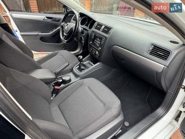 Білий Фольксваген Джетта, об'ємом двигуна 1.6 л та пробігом 99 тис. км за 11800 $, фото 28 на Automoto.ua