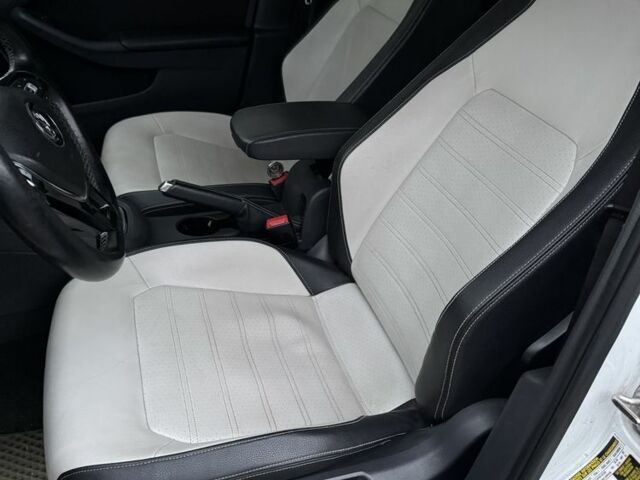 Белый Фольксваген Джетта, объемом двигателя 1.8 л и пробегом 110 тыс. км за 5500 $, фото 14 на Automoto.ua