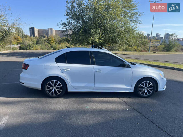Белый Фольксваген Джетта, объемом двигателя 1.39 л и пробегом 174 тыс. км за 9100 $, фото 2 на Automoto.ua