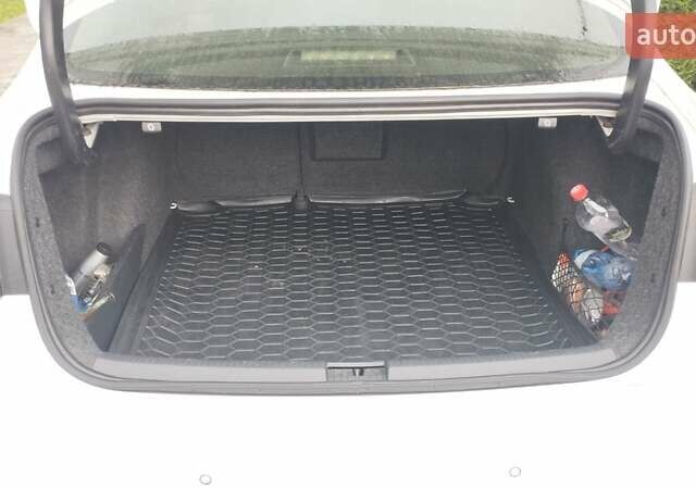 Фольксваген Джетта 2016 в Сваляве на Automoto.ua Белый Фольксваген Джетта, объемом двигателя 1.6 л и пробегом 219 тыс. км за 11300 $, фото 49 на Automoto.ua