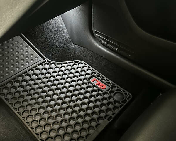 Білий Фольксваген Джетта, об'ємом двигуна 1.98 л та пробігом 143 тис. км за 15600 $, фото 13 на Automoto.ua