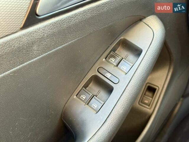 Білий Фольксваген Джетта, об'ємом двигуна 1.4 л та пробігом 135 тис. км за 11900 $, фото 19 на Automoto.ua