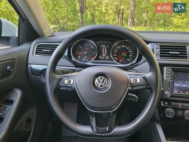 Білий Фольксваген Джетта, об'ємом двигуна 1.6 л та пробігом 219 тис. км за 12500 $, фото 17 на Automoto.ua