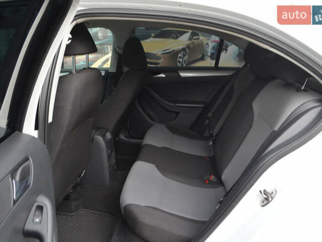 Фольксваген Джетта 2016 в Киеве на Automoto.ua Белый Фольксваген Джетта, объемом двигателя 1.39 л и пробегом 118 тыс. км за 11200 $, фото 12 на Automoto.ua