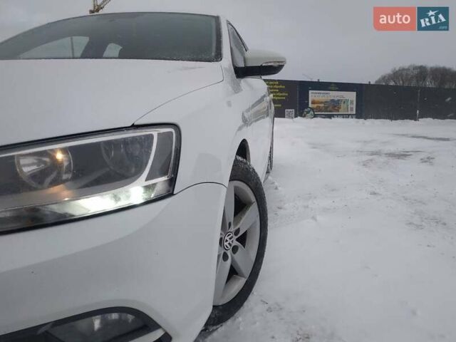 Білий Фольксваген Джетта, об'ємом двигуна 1.6 л та пробігом 307 тис. км за 8999 $, фото 4 на Automoto.ua
