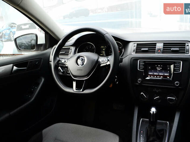 Фольксваген Джетта 2016 в Киеве на Automoto.ua Белый Фольксваген Джетта, объемом двигателя 1.39 л и пробегом 118 тыс. км за 11200 $, фото 17 на Automoto.ua
