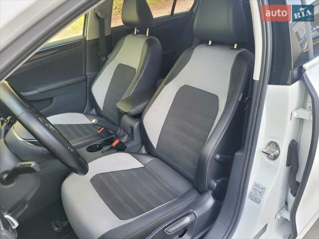 Белый Фольксваген Джетта, объемом двигателя 1.6 л и пробегом 219 тыс. км за 12500 $, фото 21 на Automoto.ua