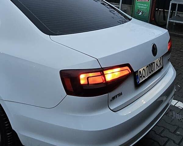 Білий Фольксваген Джетта, об'ємом двигуна 1.6 л та пробігом 139 тис. км за 10500 $, фото 6 на Automoto.ua