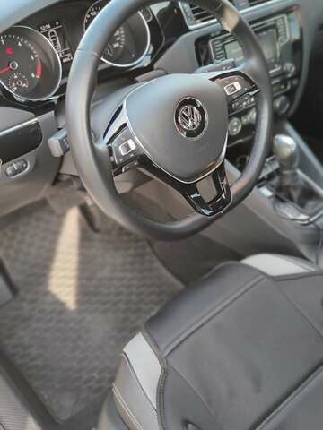 Білий Фольксваген Джетта, об'ємом двигуна 1.6 л та пробігом 50 тис. км за 14000 $, фото 1 на Automoto.ua