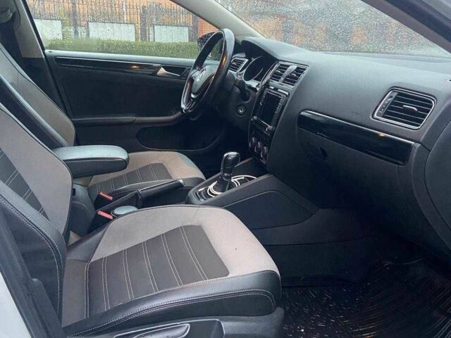 Белый Фольксваген Джетта, объемом двигателя 1.6 л и пробегом 157 тыс. км за 10300 $, фото 12 на Automoto.ua