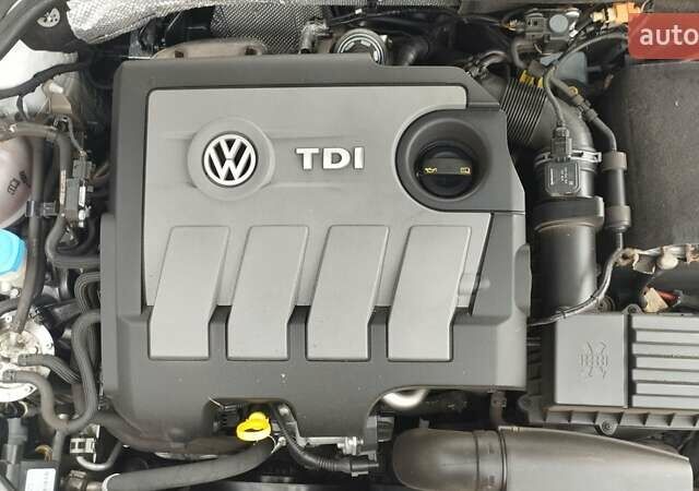 Фольксваген Джетта 2016 в Сваляве на Automoto.ua Белый Фольксваген Джетта, объемом двигателя 1.6 л и пробегом 219 тыс. км за 11300 $, фото 22 на Automoto.ua