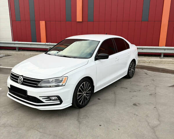 Білий Фольксваген Джетта, об'ємом двигуна 1.8 л та пробігом 196 тис. км за 10500 $, фото 4 на Automoto.ua