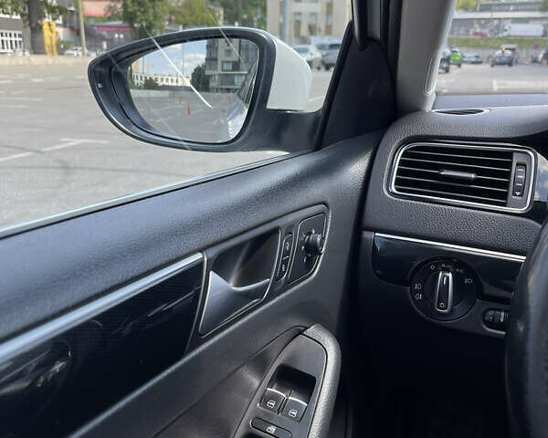 Білий Фольксваген Джетта, об'ємом двигуна 1.6 л та пробігом 173 тис. км за 11000 $, фото 20 на Automoto.ua