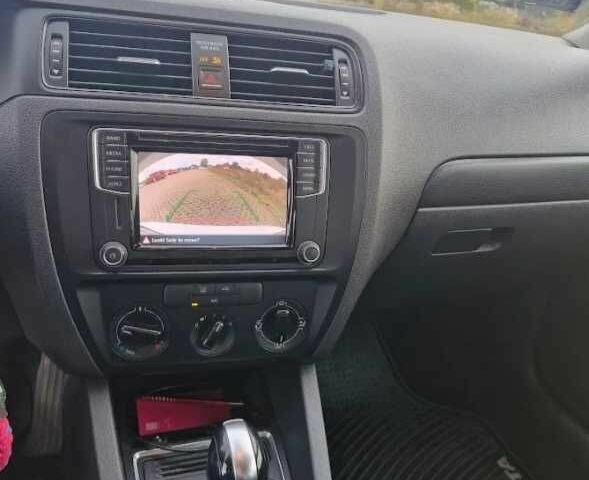 Фольксваген Джетта 2016 в Киеве на Automoto.ua Белый Фольксваген Джетта, объемом двигателя 1.4 л и пробегом 120 тыс. км за 7800 $, фото 3 на Automoto.ua
