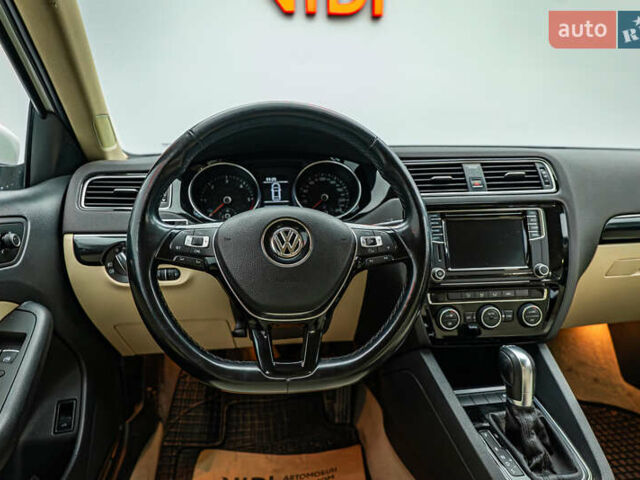 Фольксваген Джетта 2016 в Киеве на Automoto.ua Белый Фольксваген Джетта, объемом двигателя 1.6 л и пробегом 102 тыс. км за 11404 $, фото 11 на Automoto.ua