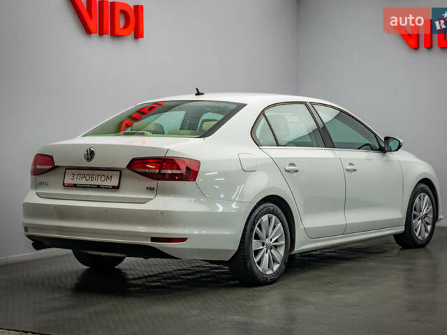 Фольксваген Джетта 2016 в Киеве на Automoto.ua Белый Фольксваген Джетта, объемом двигателя 1.6 л и пробегом 102 тыс. км за 11404 $, фото 1 на Automoto.ua