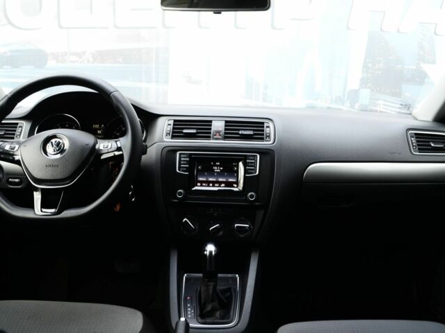 Фольксваген Джетта 2016 в Киеве на Automoto.ua Белый Фольксваген Джетта, объемом двигателя 0 л и пробегом 118 тыс. км за 11200 $, фото 16 на Automoto.ua