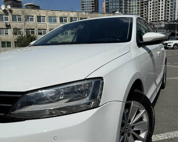 Білий Фольксваген Джетта, об'ємом двигуна 1.6 л та пробігом 173 тис. км за 11000 $, фото 6 на Automoto.ua