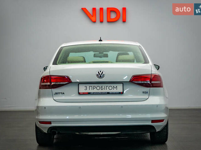 Фольксваген Джетта 2016 в Киеве на Automoto.ua Белый Фольксваген Джетта, объемом двигателя 1.6 л и пробегом 102 тыс. км за 11404 $, фото 4 на Automoto.ua