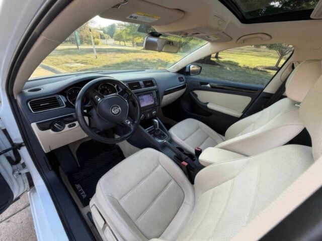 Білий Фольксваген Джетта, об'ємом двигуна 1.8 л та пробігом 73 тис. км за 9000 $, фото 6 на Automoto.ua