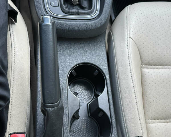 Білий Фольксваген Джетта, об'ємом двигуна 1.4 л та пробігом 154 тис. км за 10700 $, фото 16 на Automoto.ua