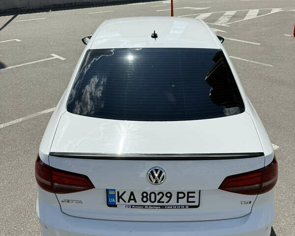 Білий Фольксваген Джетта, об'ємом двигуна 1.6 л та пробігом 173 тис. км за 11000 $, фото 3 на Automoto.ua