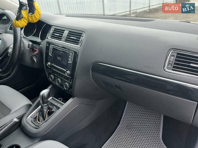 Белый Фольксваген Джетта, объемом двигателя 1.6 л и пробегом 175 тыс. км за 11500 $, фото 7 на Automoto.ua