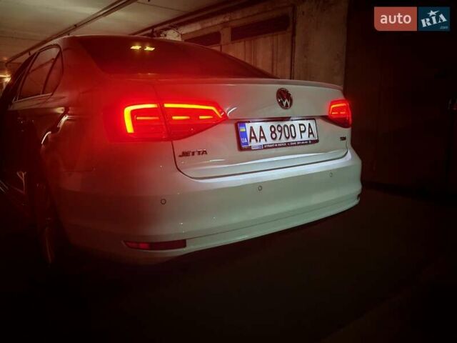 Белый Фольксваген Джетта, объемом двигателя 1.6 л и пробегом 53 тыс. км за 16500 $, фото 10 на Automoto.ua