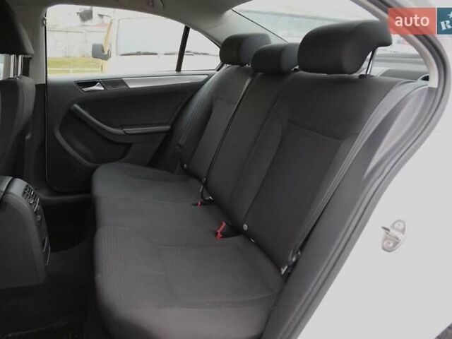 Білий Фольксваген Джетта, об'ємом двигуна 1.6 л та пробігом 122 тис. км за 12600 $, фото 7 на Automoto.ua