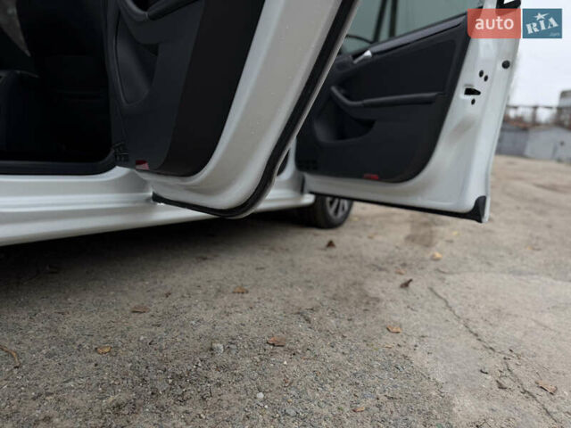 Білий Фольксваген Джетта, об'ємом двигуна 1.8 л та пробігом 184 тис. км за 10700 $, фото 32 на Automoto.ua