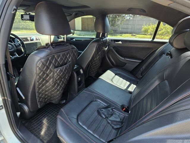 Білий Фольксваген Джетта, об'ємом двигуна 2 л та пробігом 179 тис. км за 11500 $, фото 17 на Automoto.ua