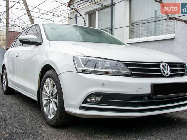 Білий Фольксваген Джетта, об'ємом двигуна 1.6 л та пробігом 157 тис. км за 13500 $, фото 5 на Automoto.ua