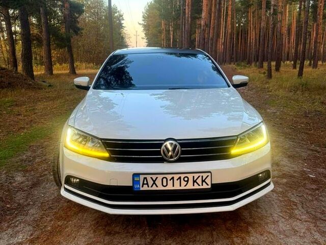 Фольксваген Джетта 2016 в Богодухове на Automoto.ua Белый Фольксваген Джетта, объемом двигателя 1.8 л и пробегом 107 тыс. км за 12700 $, фото 1 на Automoto.ua