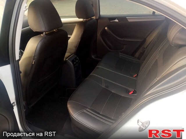 Белый Фольксваген Джетта, объемом двигателя 1.6 л и пробегом 250 тыс. км за 11500 $, фото 8 на Automoto.ua