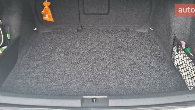 Белый Фольксваген Джетта, объемом двигателя 1.6 л и пробегом 206 тыс. км за 12000 $, фото 7 на Automoto.ua