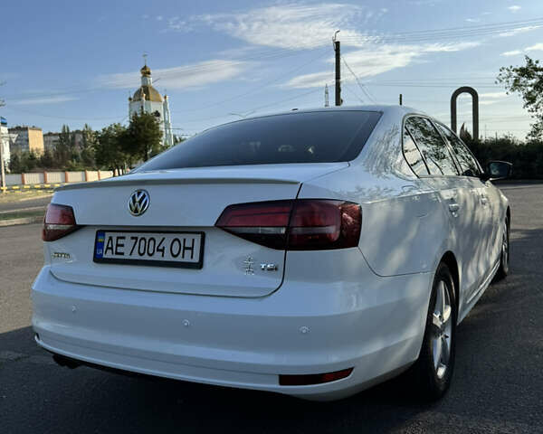 Белый Фольксваген Джетта, объемом двигателя 1.4 л и пробегом 173 тыс. км за 10000 $, фото 9 на Automoto.ua