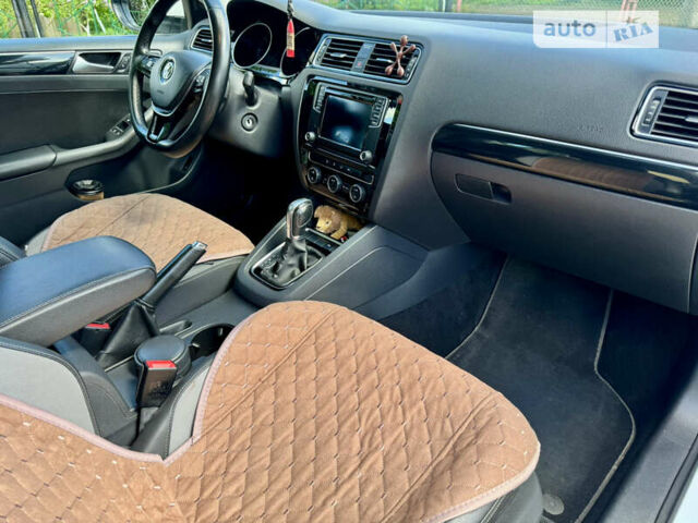 Белый Фольксваген Джетта, объемом двигателя 1.6 л и пробегом 172 тыс. км за 11500 $, фото 6 на Automoto.ua