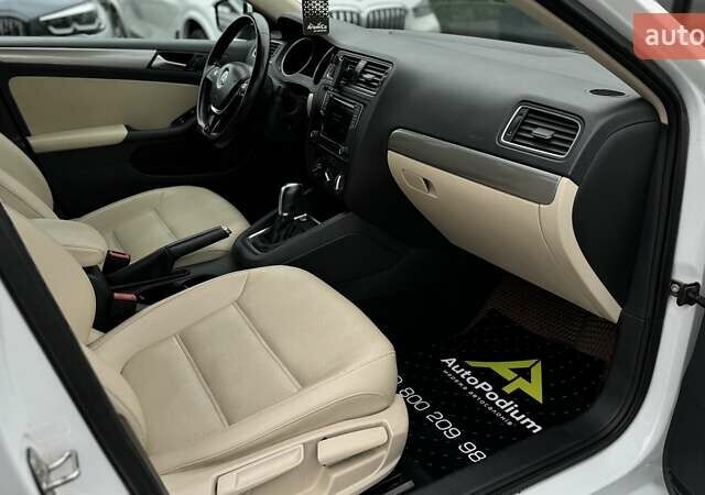 Белый Фольксваген Джетта, объемом двигателя 1.39 л и пробегом 74 тыс. км за 13500 $, фото 21 на Automoto.ua