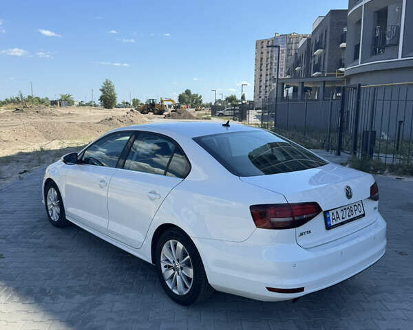 Белый Фольксваген Джетта, объемом двигателя 1.6 л и пробегом 177 тыс. км за 11000 $, фото 4 на Automoto.ua