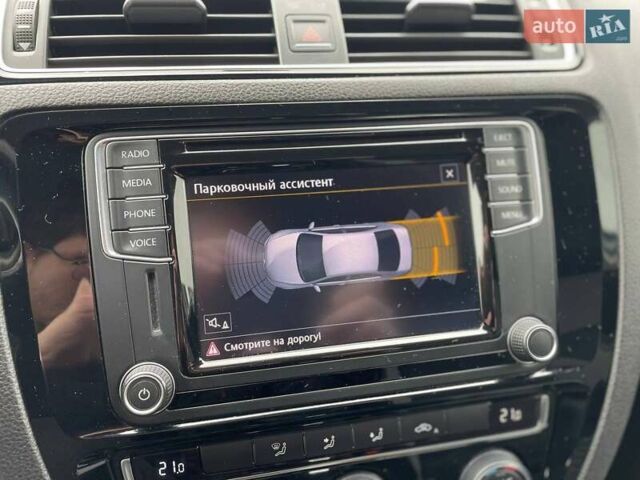 Фольксваген Джетта 2016 в Одессе на Automoto.ua Белый Фольксваген Джетта, объемом двигателя 1.6 л и пробегом 132 тыс. км за 13000 $, фото 16 на Automoto.ua