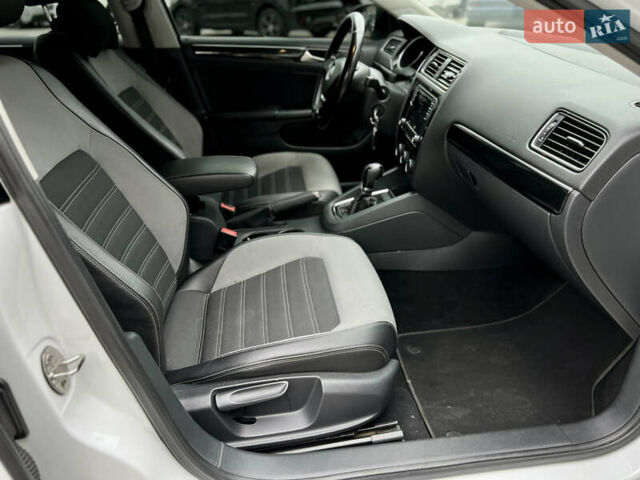 Белый Фольксваген Джетта, объемом двигателя 1.6 л и пробегом 276 тыс. км за 10500 $, фото 26 на Automoto.ua