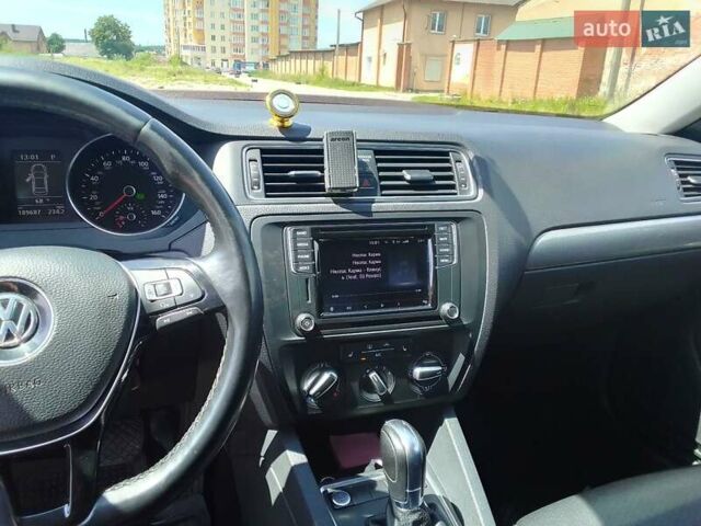 Белый Фольксваген Джетта, объемом двигателя 1.4 л и пробегом 190 тыс. км за 11500 $, фото 13 на Automoto.ua